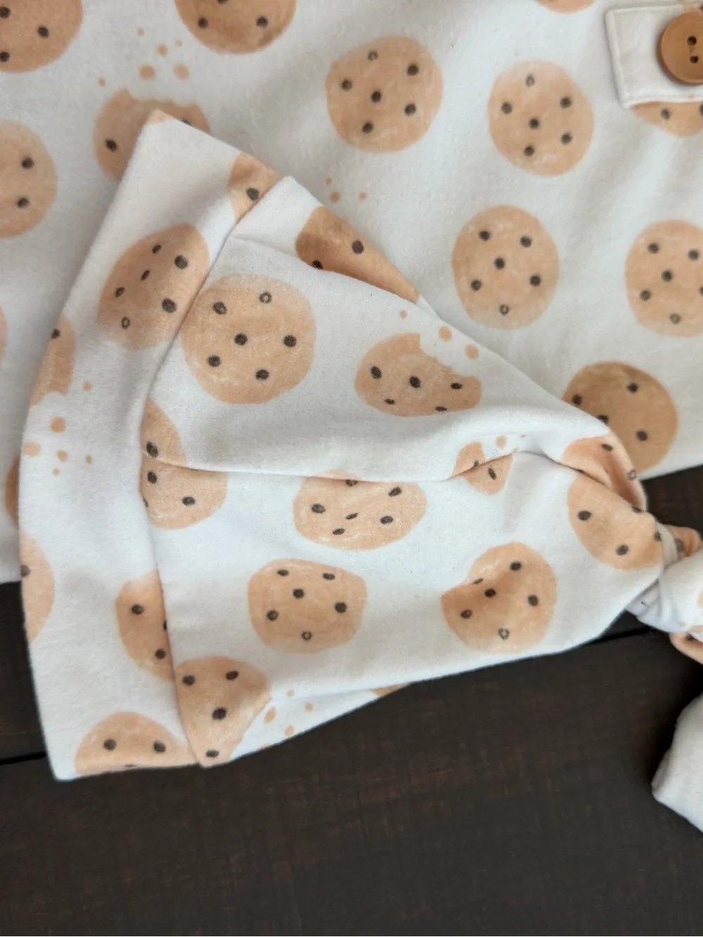 Caden Lane Cookie Crumble Newborn Hat & Knot Gown Set NB